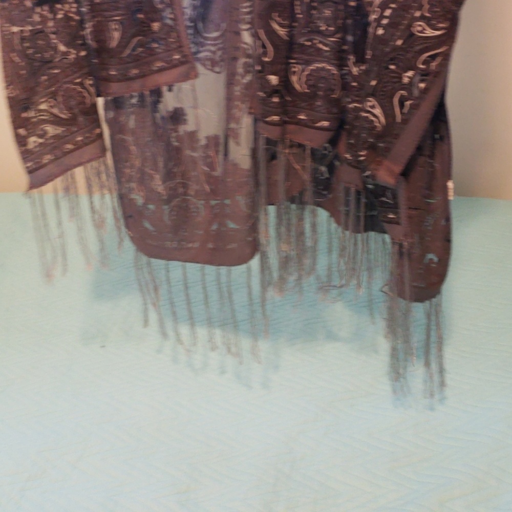 Vest - Picture 4 of 4